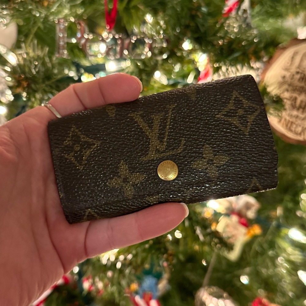 Louis Vuitton Monogram 4 Key Holder!